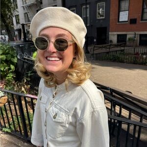 Meet your Posher, Abby